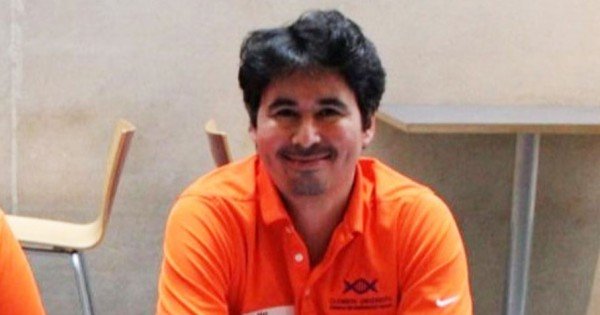 Científico de Allen halla microorganismos que generan su propia agua y energía