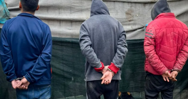 Iban por una bicicleta robada y hallaron cocaína, marihuana y dinero en efectivo