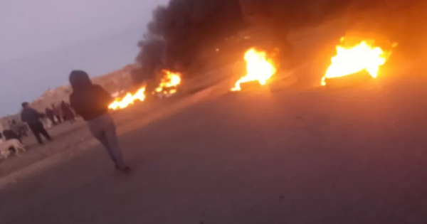 Vecinos mantienen corte total en uno de los accesos de la Autovía Norte: qué exigen