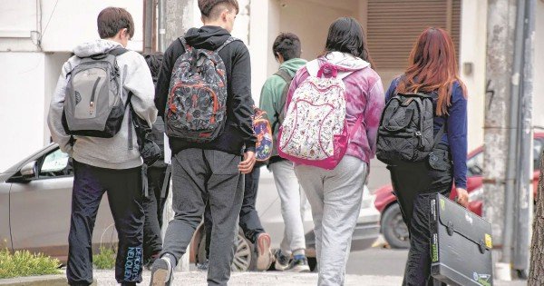 Conflicto por la gran cantidad de repitentes en segundo año: cuál es la solución