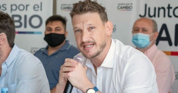 Interpol emite alerta roja para diputado misionero acusado de pedofilia