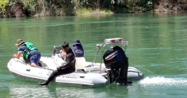 La crecida del río complica el rescate del cuerpo que se encontraba flotando