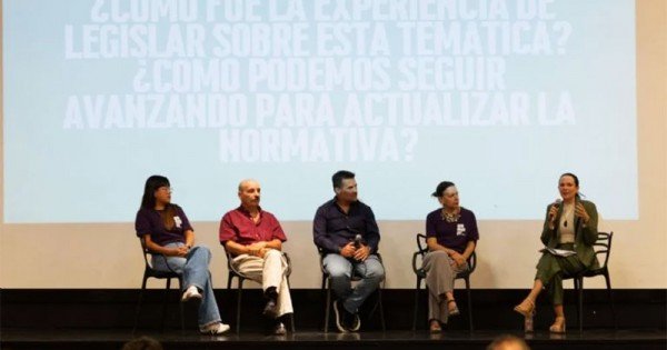 Lucha antitabaco: proyecto para prohibir fumar en las plazas de Neuquén