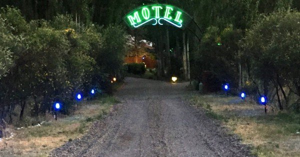 Misterio en un motel de Neuquén: investigan un tercero en el disparo al municipal