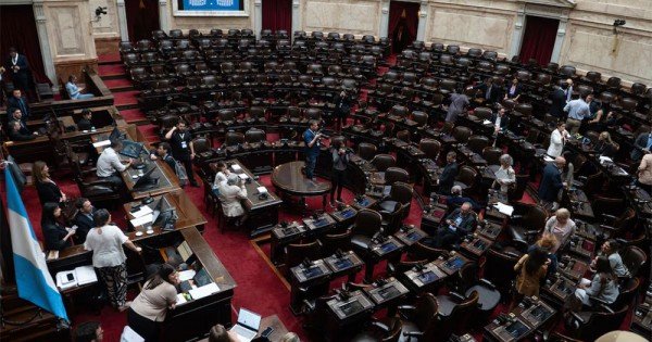 No logran quórum para eliminar la reelección perpetua de los sindicalistas