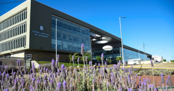 Un abogado neuquino fue sancionado y podría perder la matrícula por ausencias reiteradas