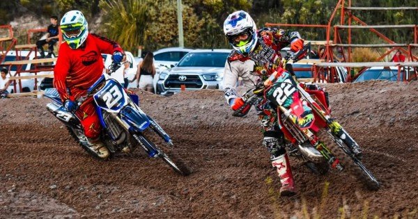 Vuelve el Nocturno de Supercross al Coliseo de La Barda
