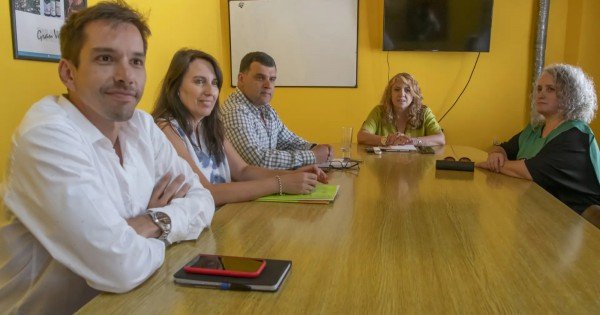 Weretilneck mantiene congelados los salarios estatales por segundo mes consecutivo