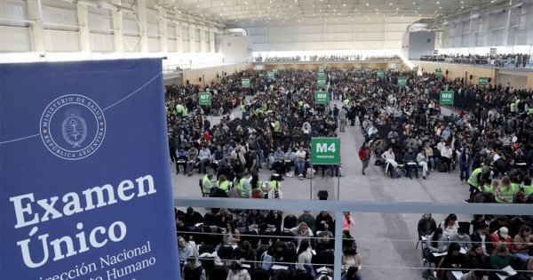 Nuevo examen de residencias médicas por resultados en tela de juicio