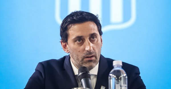 Diego Milito denunció falta de códigos por parte de Gallardo y Brito en el pase de Salas