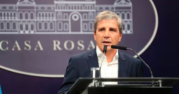 Jubilaciones, aportes y dólar: Caputo justificó los haberes y cuestionó al kirchnerismo