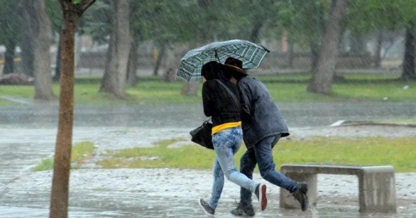 Tormenta de Santa Rosa: alertan por lluvias intensas y vientos extremos en 11 provincias