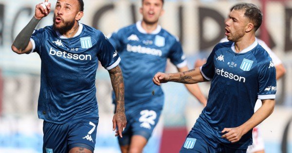 Racing arrasó con Riestra y avanzó a cuartos de la Copa Argentina