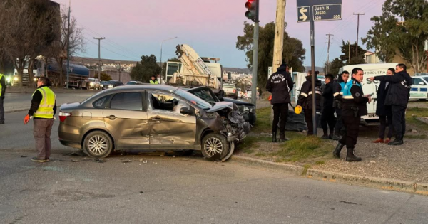 Comodoro Rivadavia: una mujer murió y ocho personas resultaron heridas en un accidente