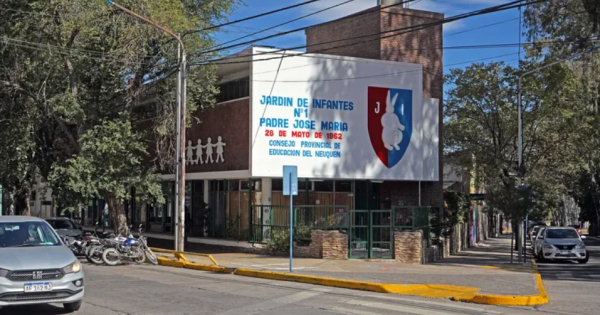 El “baño público” junto a un jardín de infantes que alarma a los padres en Neuquén