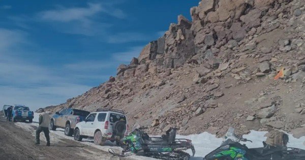 Destrozo ambiental: conductores 4×4 dañaron un área protegida en Copahue Destrozo ambiental: conductores 4×4 dañaron un área protegida en Copahue