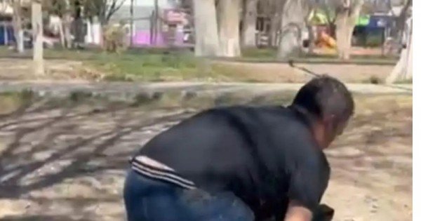 Vecino héroe frena ataque a adolescente a la salida del colegio Vecino héroe frena ataque a adolescente a la salida del colegio