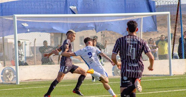 Deportivo Rincón le ganó a Cipolletti con un gol en el último minuto