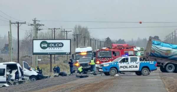Camino a un acto oficial, murieron dos estatales en un choque en la Ruta 7