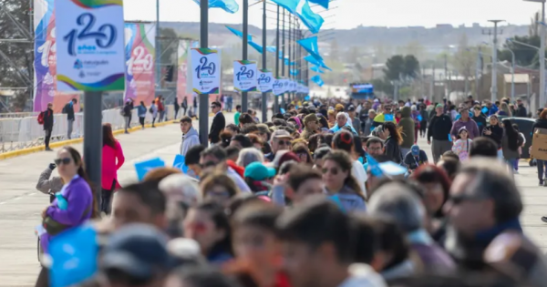 A 121 años de historia, Neuquén se viste de fiesta: desfile, feria y grandes sorpresas A 121 años de historia, Neuquén se viste de fiesta: desfile, feria y grandes sorpresas