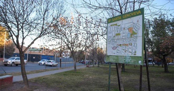 Conmoción: una mujer abrió la puerta y se topó con un cadáver en su propio patio