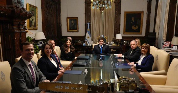 EE.UU. suspendió la firma del acuerdo de exención de visas con Argentina EE.UU. suspendió la firma del acuerdo de exención de visas con Argentina