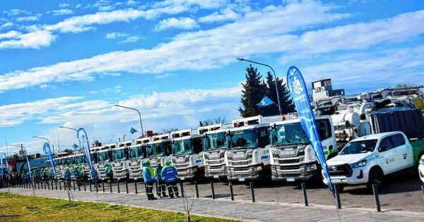 Mariano Gaido presentó la nueva flota de camiones para la recolección de residuos Mariano Gaido presentó la nueva flota de camiones para la recolección de residuos