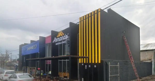 Barrio Belgrano en alerta: incendiaron un local de medialunas y generaron destrozos