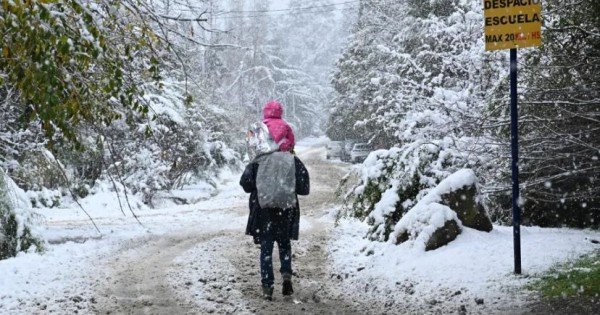 Clases suspendidas por intensas nevadas en Bariloche