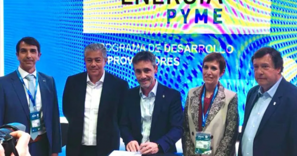 Figueroa y Weretilneck defienden la exportación de GNL en la AOG 2025