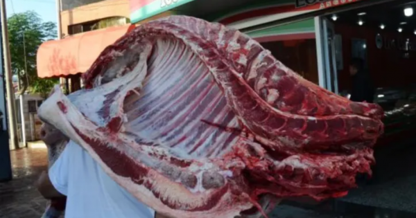 El asado bajó, pero la carne patagónica aún cuesta 50% más que en Buenos Aires