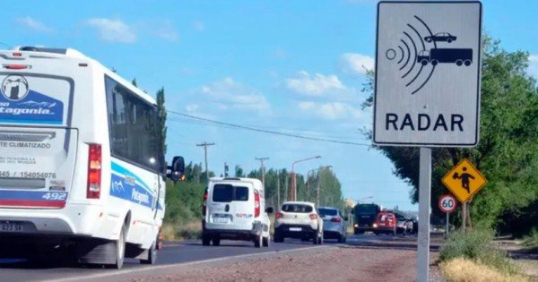 Cómo detectar radares ocultos y evitar multas en las rutas
