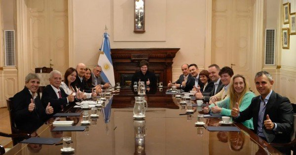 Milei encabeza reuniones tras el anuncio de eliminación de retenciones a los granos